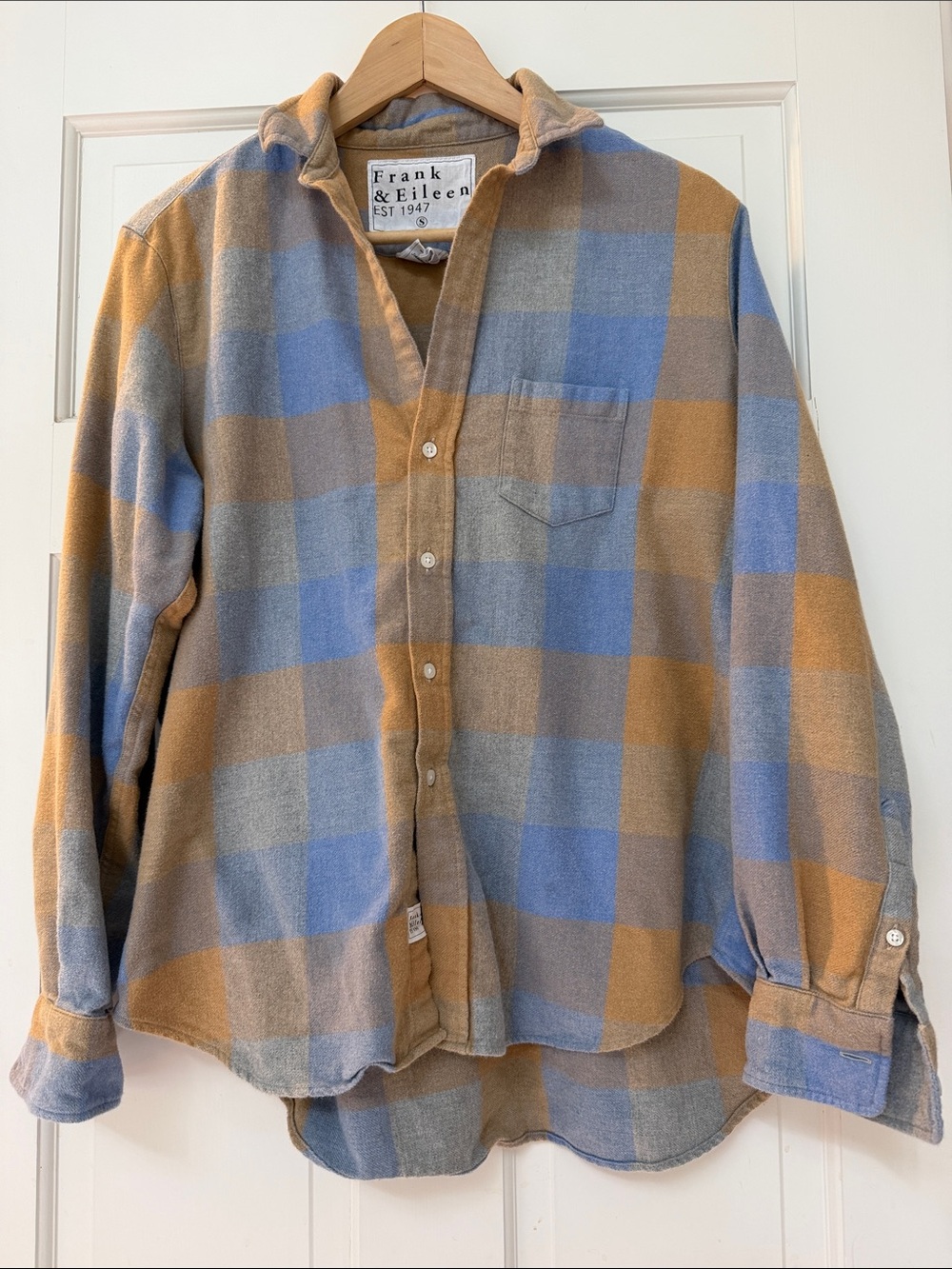 Frank & Eileen EILEEN Blue and Tan Plaid Casual Button-Down